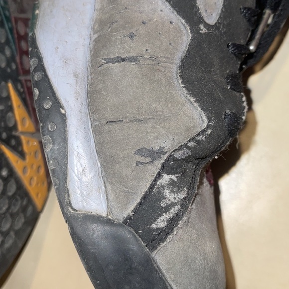 Jordan Bordeaux VII (2011) - Picture 7 of 10